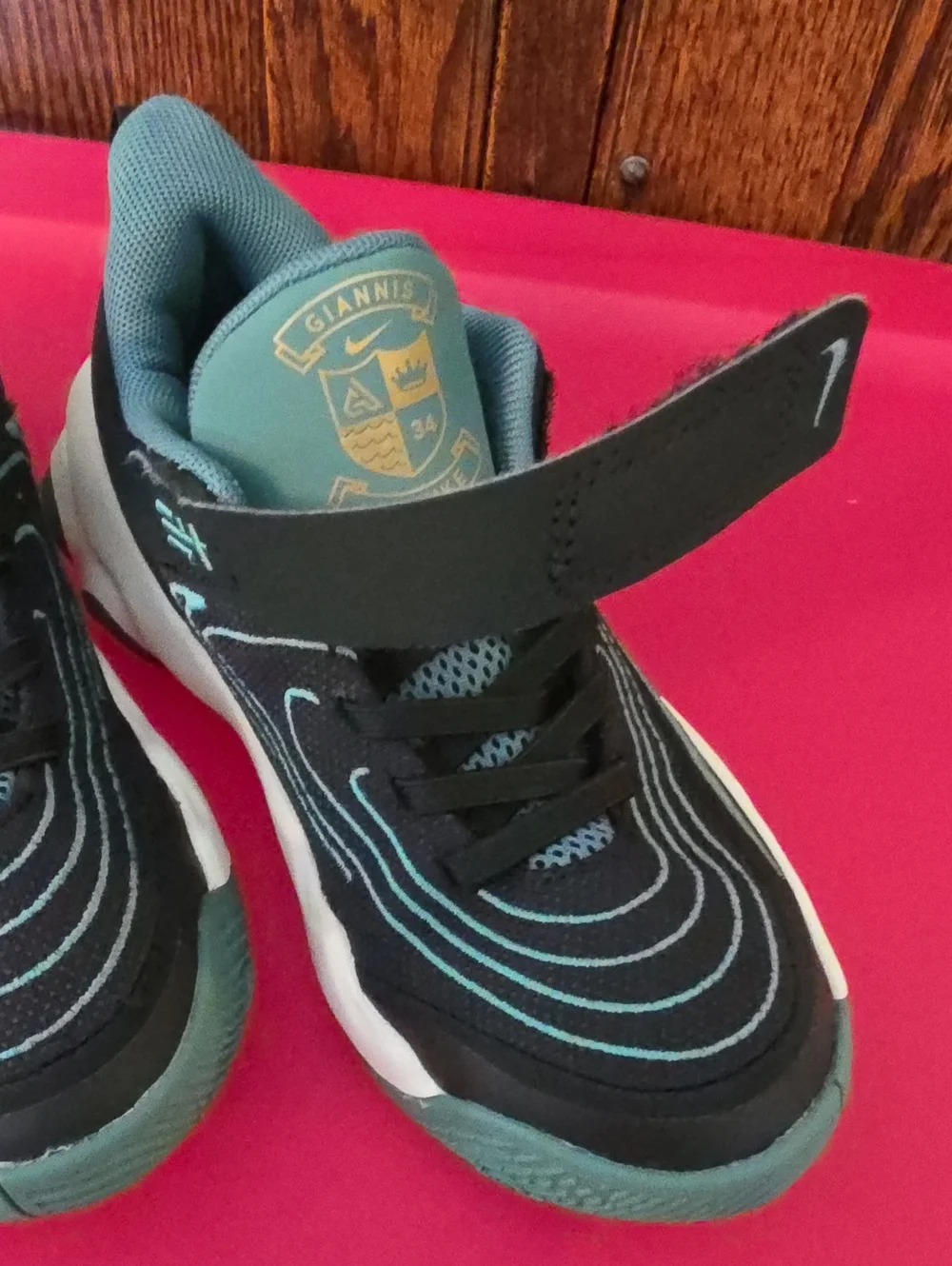 Kids Black and Green Giannis Nike Basketball Shoes Size 13c NICE!